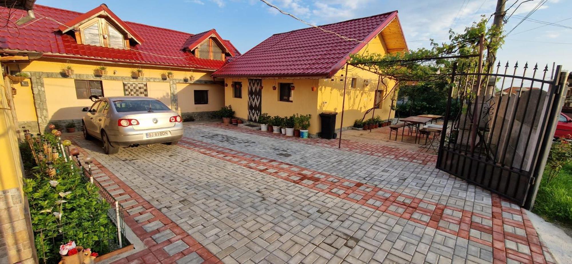 Casa Andreea Hotel Novaci-Straini Luaran gambar