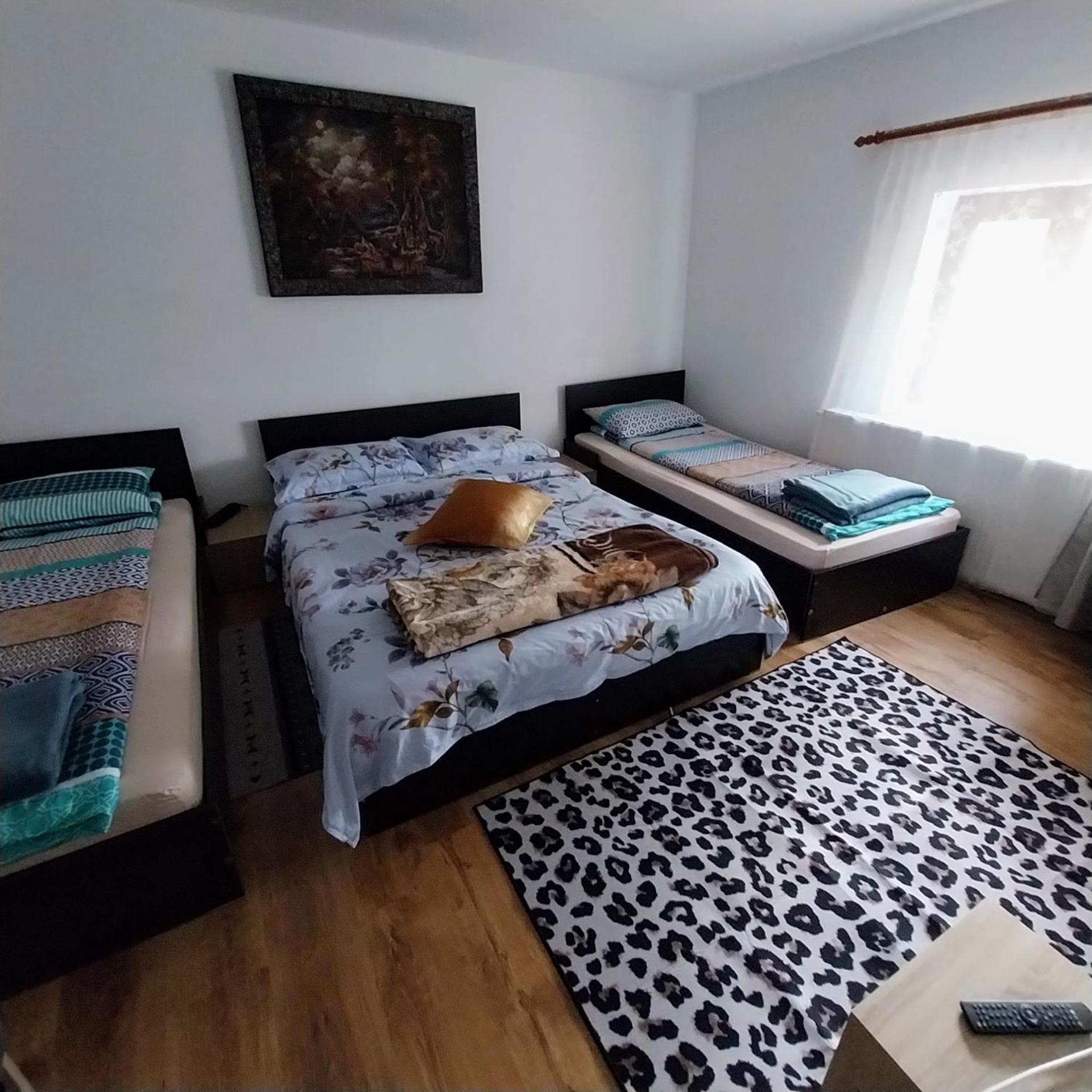 Casa Andreea Hotel Novaci-Straini Luaran gambar
