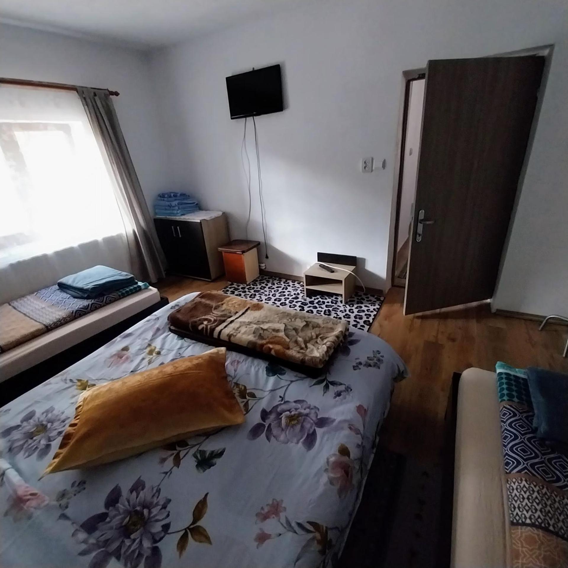 Casa Andreea Hotel Novaci-Straini Luaran gambar
