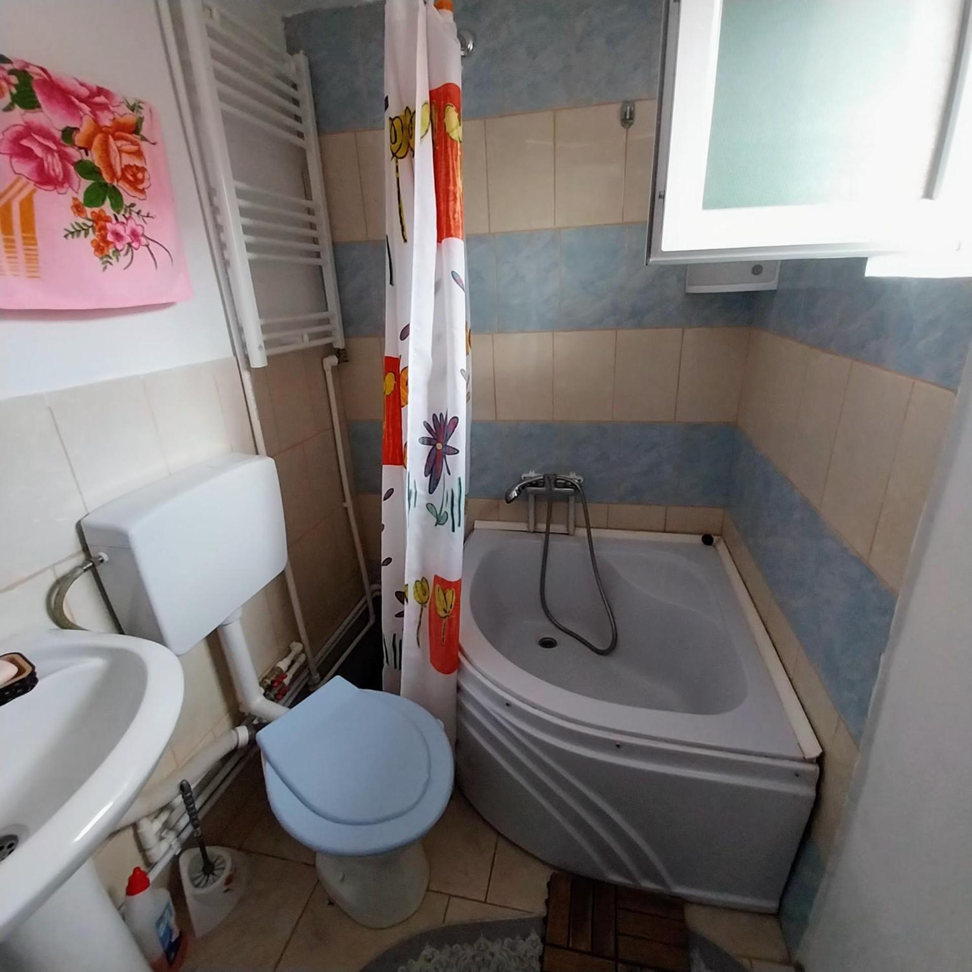 Casa Andreea Hotel Novaci-Straini Luaran gambar